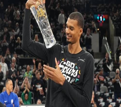 11！馬刺爆冷輸開拓者，文班亞馬重摔受傷，亨德森31分帶隊逆襲