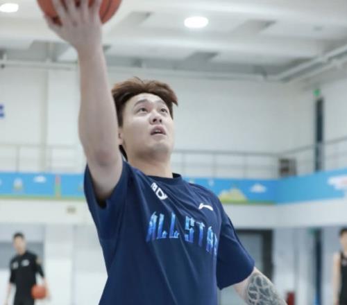 北京男籃動態(tài)：趙睿仍在康復曾凡博盼收官戰(zhàn)復出貝利即將離隊