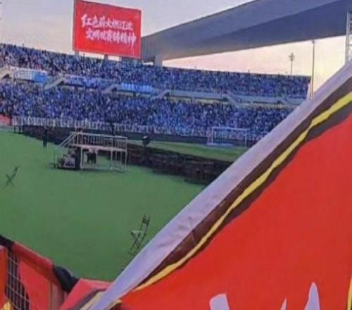 博主：英博將在客隊看臺展示TIFO，大連遠征軍有1w+