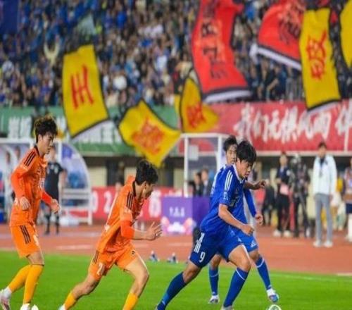 【开局之年看中国遇见不一样的江苏】当我们谈论“苏超”时，我们在谈论什么