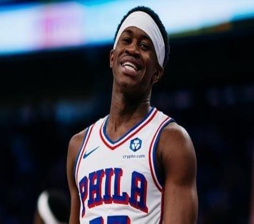 马克西29+4+9探花郎狂砍30分，乔治全能锁住塔图姆，76人掀翻绿军