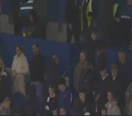 不忍直視，切爾西球迷叕提前退場了