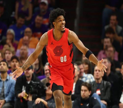 單場(chǎng)31分！亨德森證明之戰(zhàn)，手感回暖早有征兆