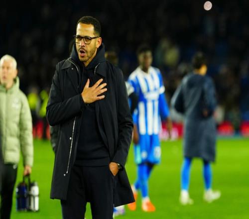 5连败！41岁切尔西少帅嘘声中抚胸致歉怒喷球员：仅34人有斗志