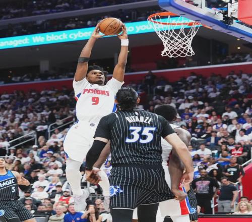 303！史詩級(jí)攻擊波！苦等18年終于贏球