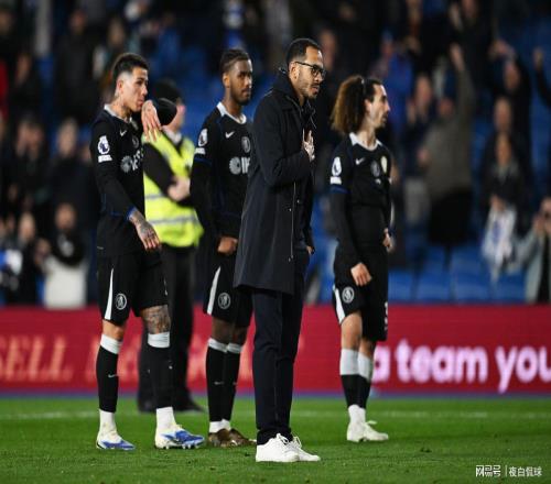 切尔西沦为主帅坟墓：教练被当众羞辱下课，只为领取巨额补偿金