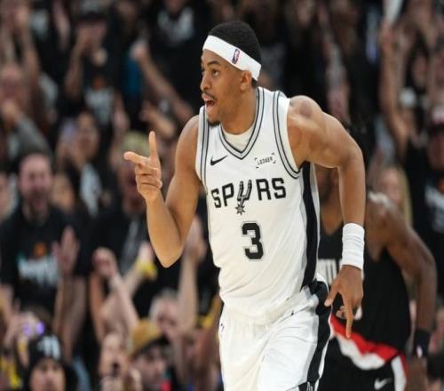 馬刺替補席的傳承：從吉諾比利到約翰遜