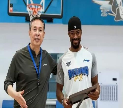許利民等來2好消息！貝利官宣，曾凡博復(fù)出，季后賽陣容浮出水面