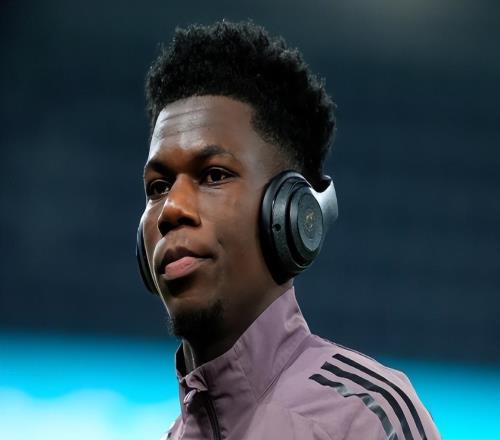 曼聯(lián)為補(bǔ)強(qiáng)中場(chǎng)，今夏或強(qiáng)挖皇馬中場(chǎng)天才妖星，胖虎最佳接班人