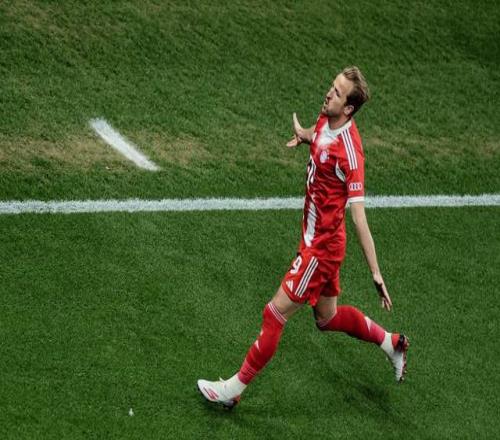 20！凱恩44戰(zhàn)52球，迪亞斯壓哨建功，豪取8連勝，拜仁劍指4冠王