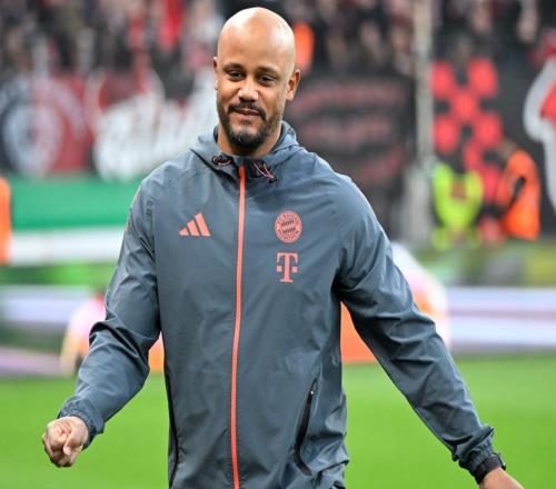 一場(chǎng)20，踢出瘋狂8連勝，孔帕尼神了：目標(biāo)直指三冠王