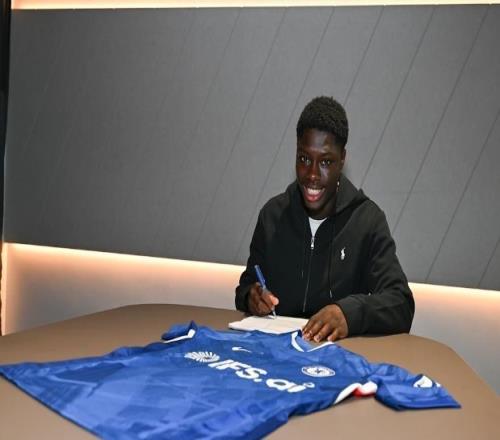官方：切爾西與17歲小將卡爾文迪亞基特簽署職業(yè)合同