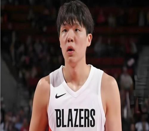 扎心！開(kāi)拓者媒體人批楊瀚森跟不上季后賽節(jié)奏建議留下羅威