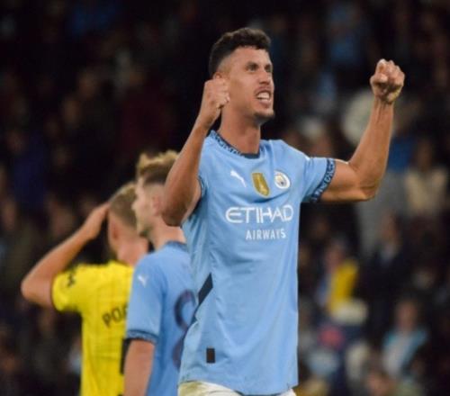 10！英超榜首易主！曼城爭8連勝+隊史第9冠，英超降級第2隊誕生