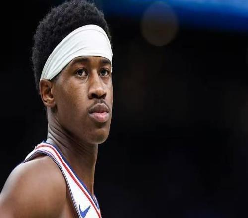 豪取30+兩雙！76人后場新秀有能力成為攻守兼?zhèn)涞娜苄颓蛐? />
<div   id=