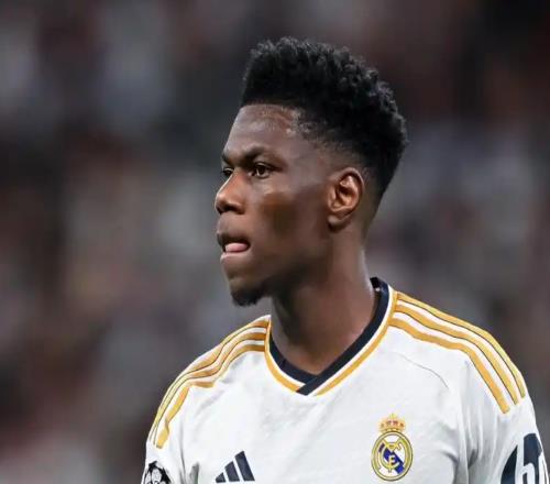 7000萬鎊簽卡塞米羅接班人，曼聯(lián)瞄準(zhǔn)楚阿梅尼，皇馬想續(xù)約得加薪