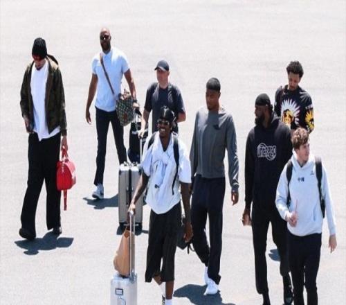 湖人利好！里夫斯?fàn)顟B(tài)升級(jí)為出戰(zhàn)成疑，或提前復(fù)出