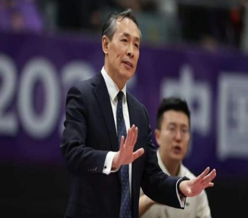 北京首鋼50分大勝！超級外援首秀9分，曾凡博爆發(fā)，麥基18分