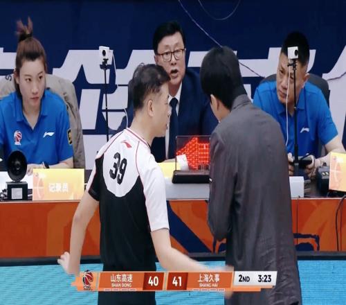 毫無斗志！慘遭3殺，殘陣上海全場(chǎng)壓制，邱彪：如此表現(xiàn)贏遼寧