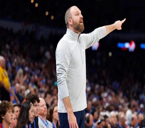 雄鹿隊聘請?zhí)├照步鹚箵?dān)任新任主教練，此前曾執(zhí)教灰熊隊