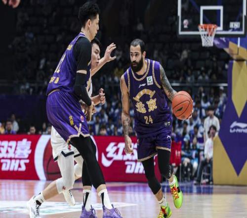 北控男籃面臨重建！爭(zhēng)議主教練下課倒計(jì)時(shí)，坐擁豪華陣容不會(huì)使