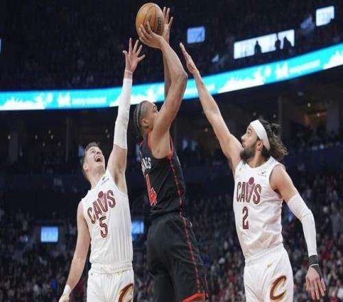 一場(chǎng)126104讓東部徹底亂了！4組對(duì)決0橫掃，哈登8失誤太糟糕