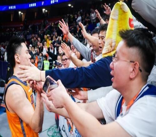 上次是姚明時代！23連勝收官CBA常規(guī)賽，上海久事男籃劍指總冠軍