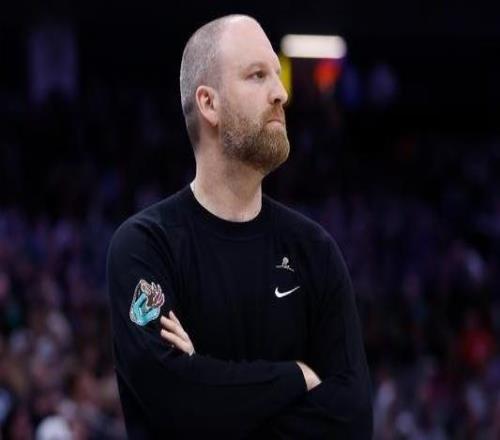 Shams：雄鹿將聘請?zhí)├照步鹚箵?dān)任球隊新任主帥