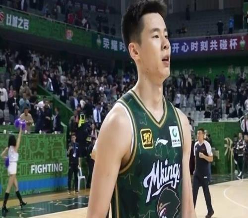 今夏合同到期！郭昊文場(chǎng)均20.6分加冕2526賽季常規(guī)賽本土得分王