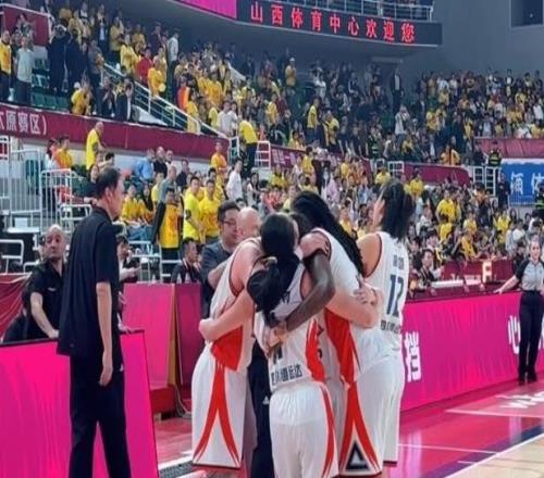 历史级反差！四川女篮4年3冠男篮赛季42连败刷新CBA最长连败纪录