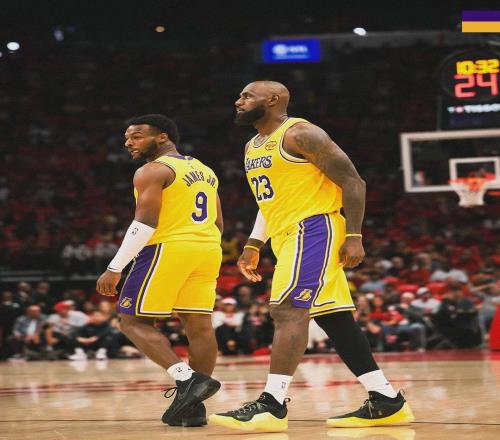 湖人3比0！詹姆斯三分絕平！火箭季后賽提前出局