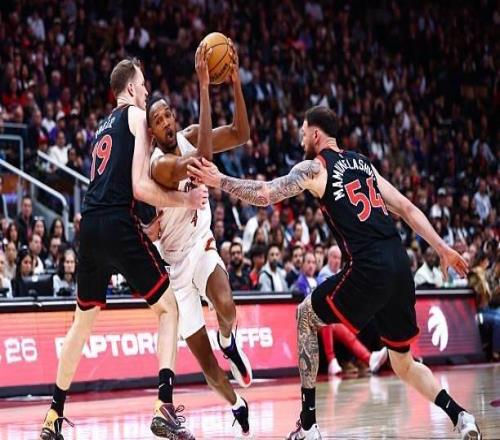 不僅進(jìn)攻效率下降，而且騎士?jī)?nèi)線新星在防守端的表現(xiàn)也沒(méi)有起色