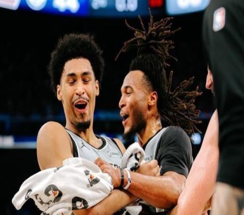 雙子星閃耀！哈珀卡斯爾同場砍25+：比肩杜蘭特韋少