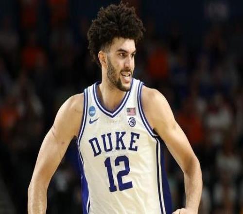 卡洛斯布澤爾之子卡梅隆布澤爾宣布參加2026年NBA選秀