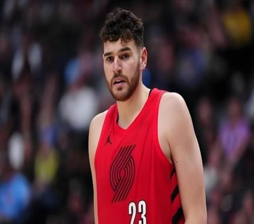 最強(qiáng)前板王！季后賽最差被文班暴打，被替補(bǔ)壓制，他怎么了