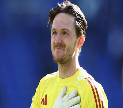 這水平只是三門利物浦門將伍德曼上半場完成多次關(guān)鍵撲救