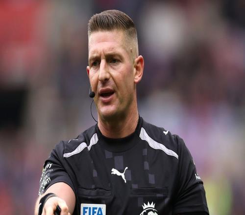 英超裁判5次漏判背后：VAR的盲區(qū)與保級(jí)戰(zhàn)