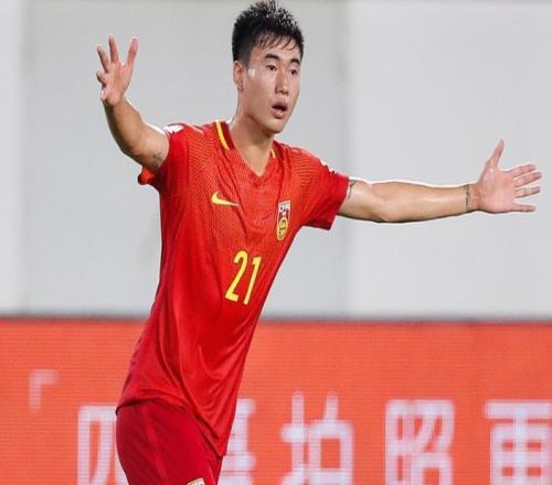 鄧涵文在三鎮(zhèn)表現(xiàn)不俗，如今在新東家卻迷失，進球和助攻數(shù)據(jù)掛零