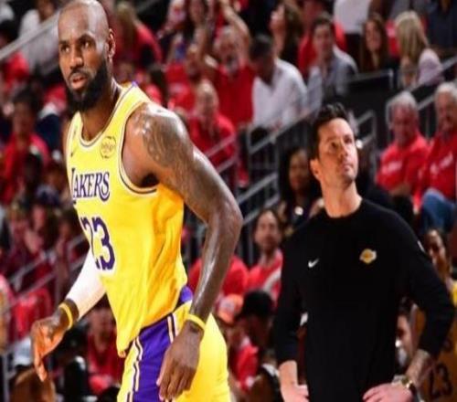 湖人3比0火箭：父子籃球玩耍烏度卡