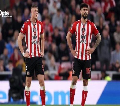 自2015年對陣曼城以來，桑德蘭首次正式比賽半場丟4球