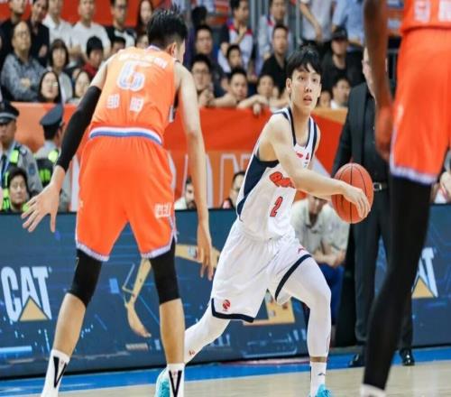 廣東男籃今日動(dòng)態(tài)更新！胡明軒深夜發(fā)聲，崔永熙進(jìn)入季后賽模式，拉科無縫銜接，徐昕將直面杜峰