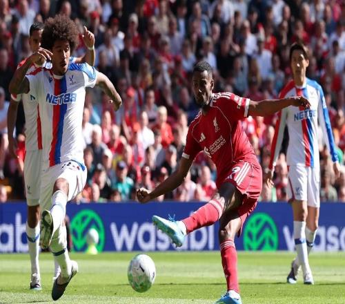 登陸英超以來，伊薩克19次在英超為球隊首開記錄，同期第三多