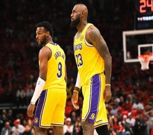 我擦！三分絕平，老詹可真是硬，40了吧！