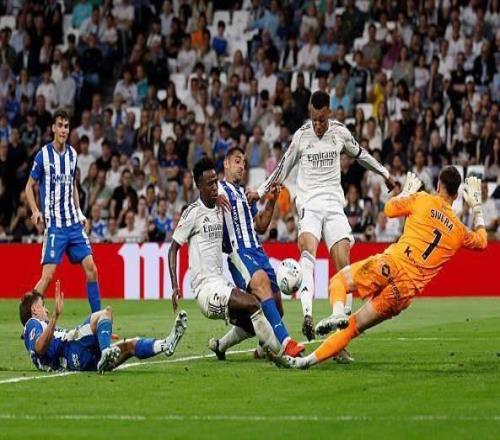 皇馬躺“平”已不想爭冠阿韋洛亞還在繼續(xù)抨擊裁判