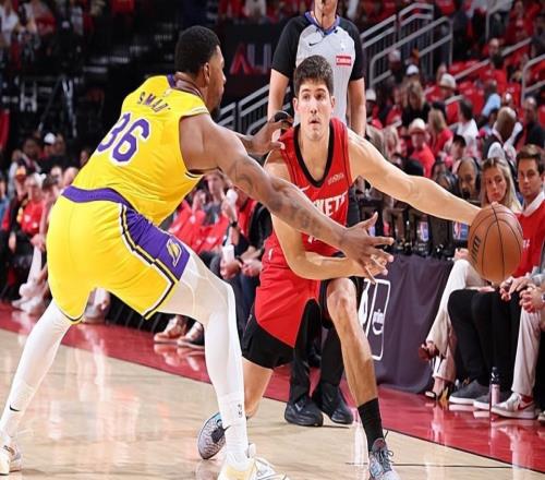 季后賽至今投籃命中率26.7%，火箭后場新星是真的打不了硬仗