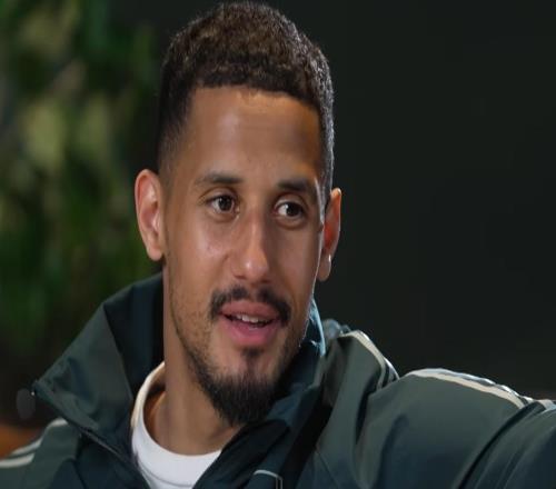 薩利巴：隊(duì)中誰(shuí)最樂(lè)觀積極教練，他總能讓我們重新振作起來(lái)