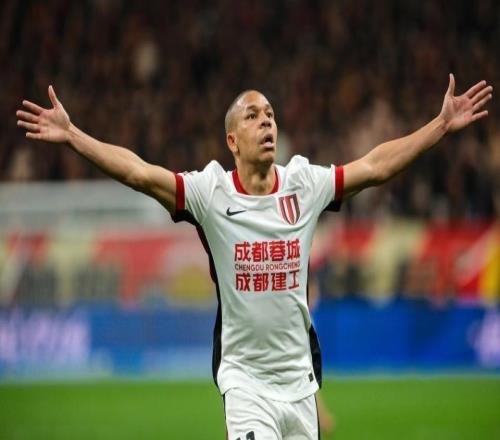 成都姆巴佩擋不??！斷球反擊一條龍，6場連造7球，汪士欽“送禮”