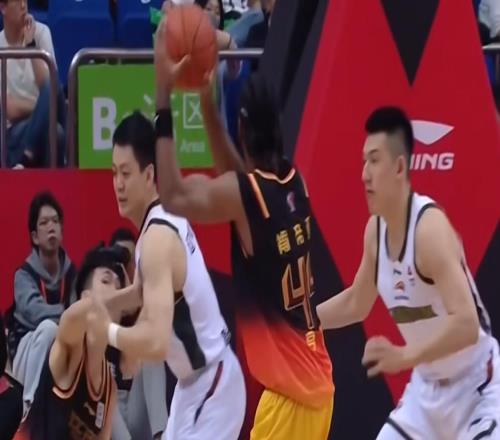 CBA常规赛大结局！12强出炉，季后赛首轮对阵确定，广东将战广州