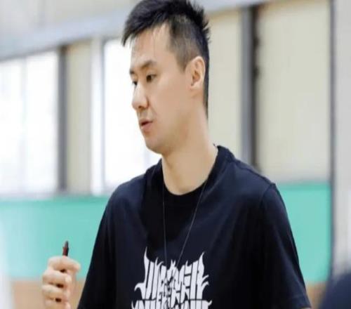 新疆男篮大换血！齐麟合同到期，外援一个不留，新帅浮出水面