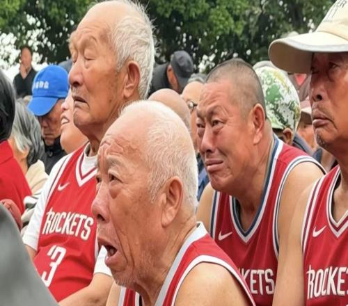 火箭03絕境，主帥烏度卡賽后甩鍋，怒批球員“你們該長大”！